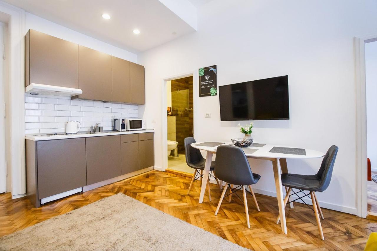 Eat It Cozy Downtown Apartments 오라데아 외부 사진