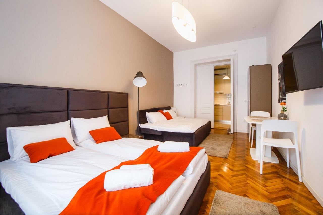 Eat It Cozy Downtown Apartments 오라데아 외부 사진