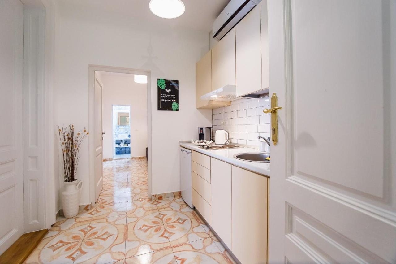 Eat It Cozy Downtown Apartments 오라데아 외부 사진