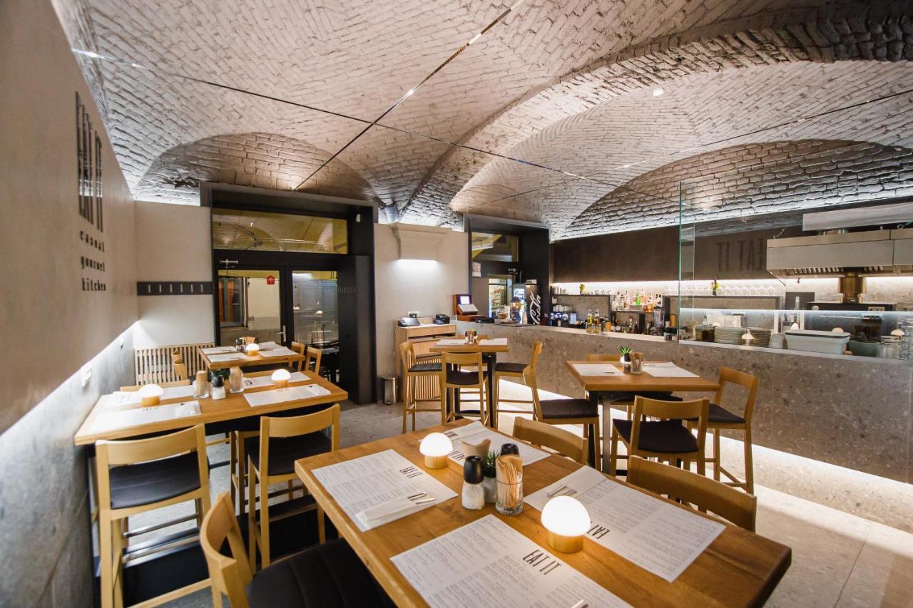Eat It Cozy Downtown Apartments 오라데아 외부 사진